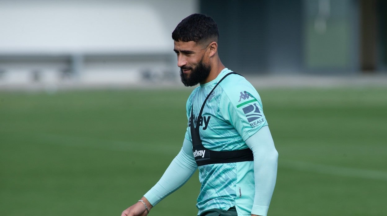 Fekir, en un entrenamiento del Betis
