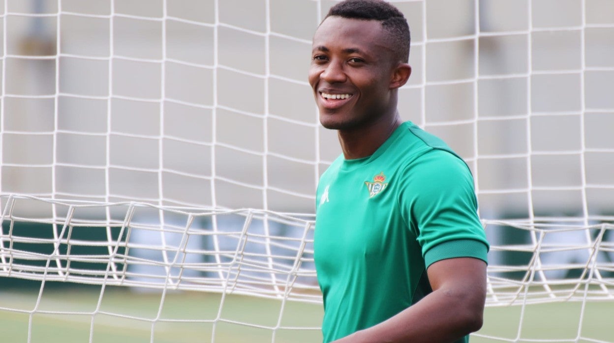 Bandaogo sonríe en una sesión de este año con el Betis Deportivo