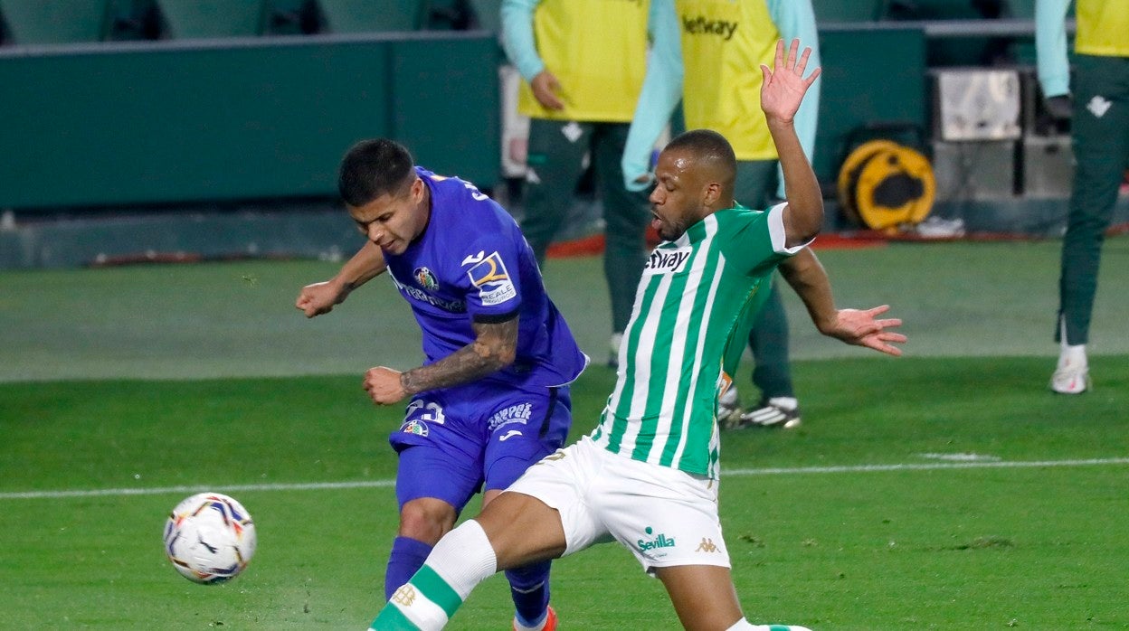 Sidnei en uno de los partidos disputados esta temporada con el Betis