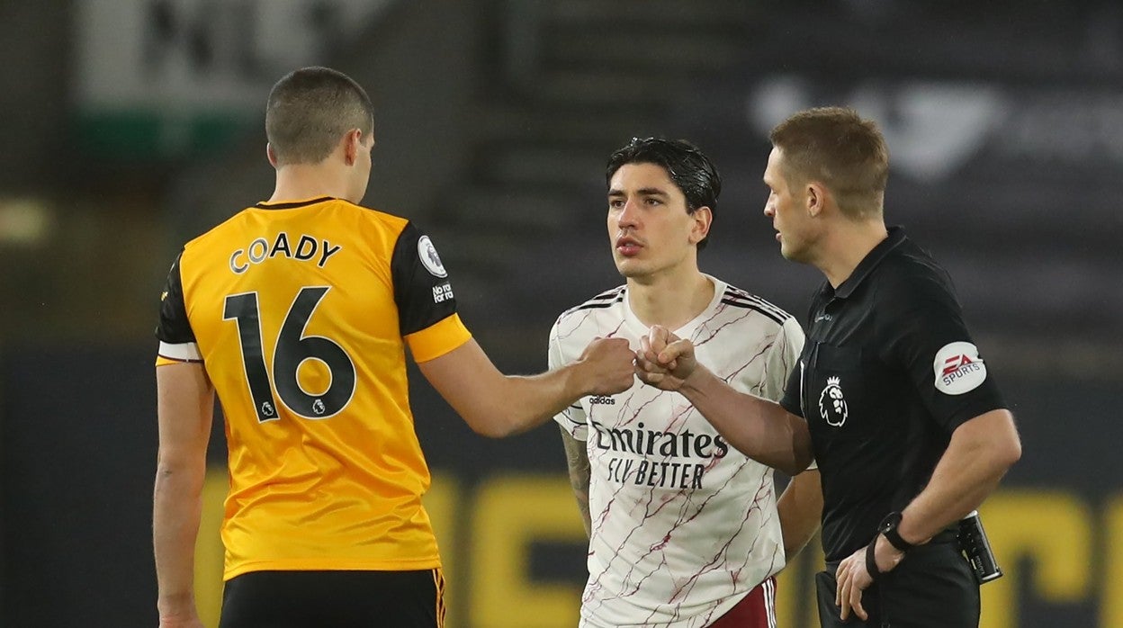 Bellerin, como capitán del Arsenal, durante un partido de la Premier esta temporada