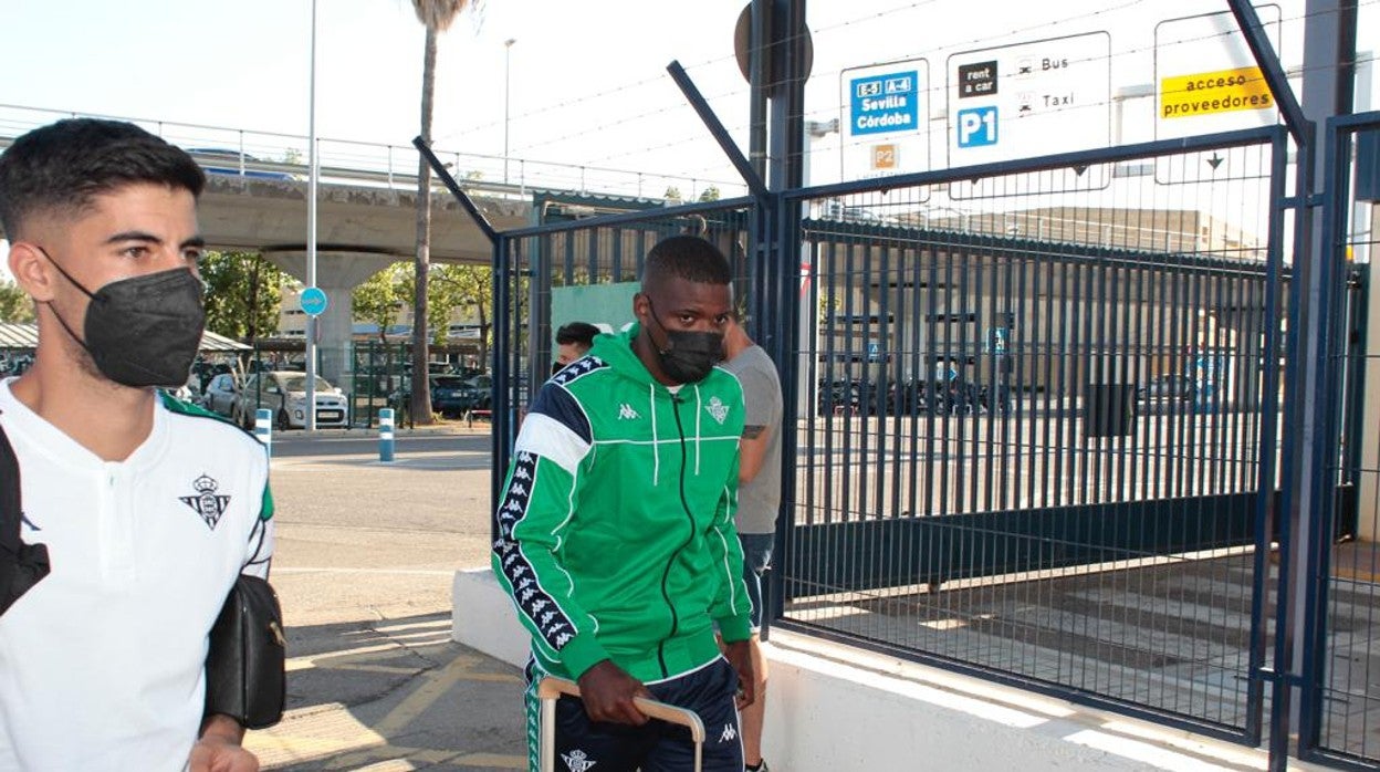 William Carvalho esta pretemporada antes de marcharse a Alemania con el resto de la expedición verdiblanca