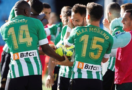 Los jugadores del Real Betis celebran uno de los goles marcados ante el Celta en la última jornada de LaLiga 20-21