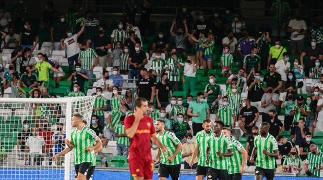 Aficionados del Betis en el duelo ante la Roma