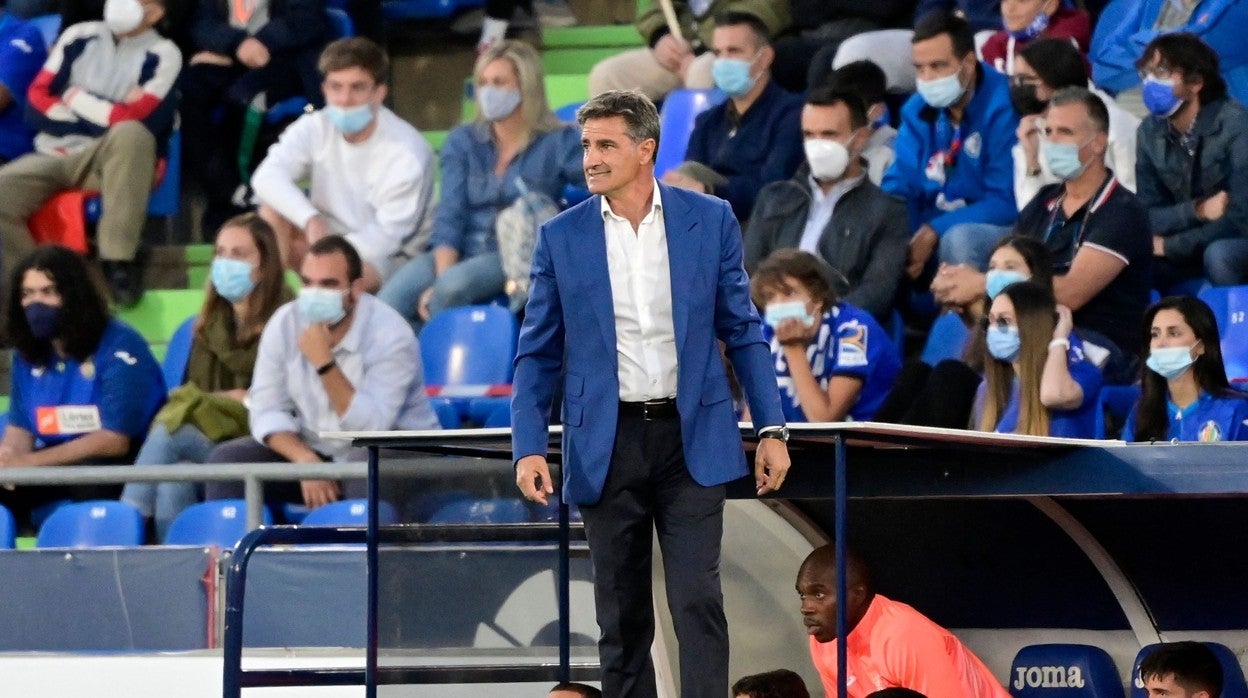 Míchel, durante el Getafe - Atlético de Madrid