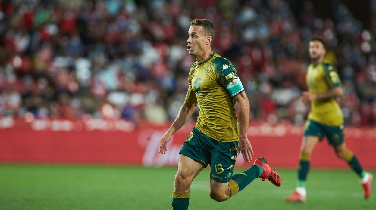Canales, durante el Granada-Betis de LaLiga 21-22