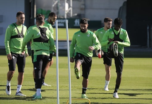 Nabil Fekir se ejercita en el entrenamiento del Betis