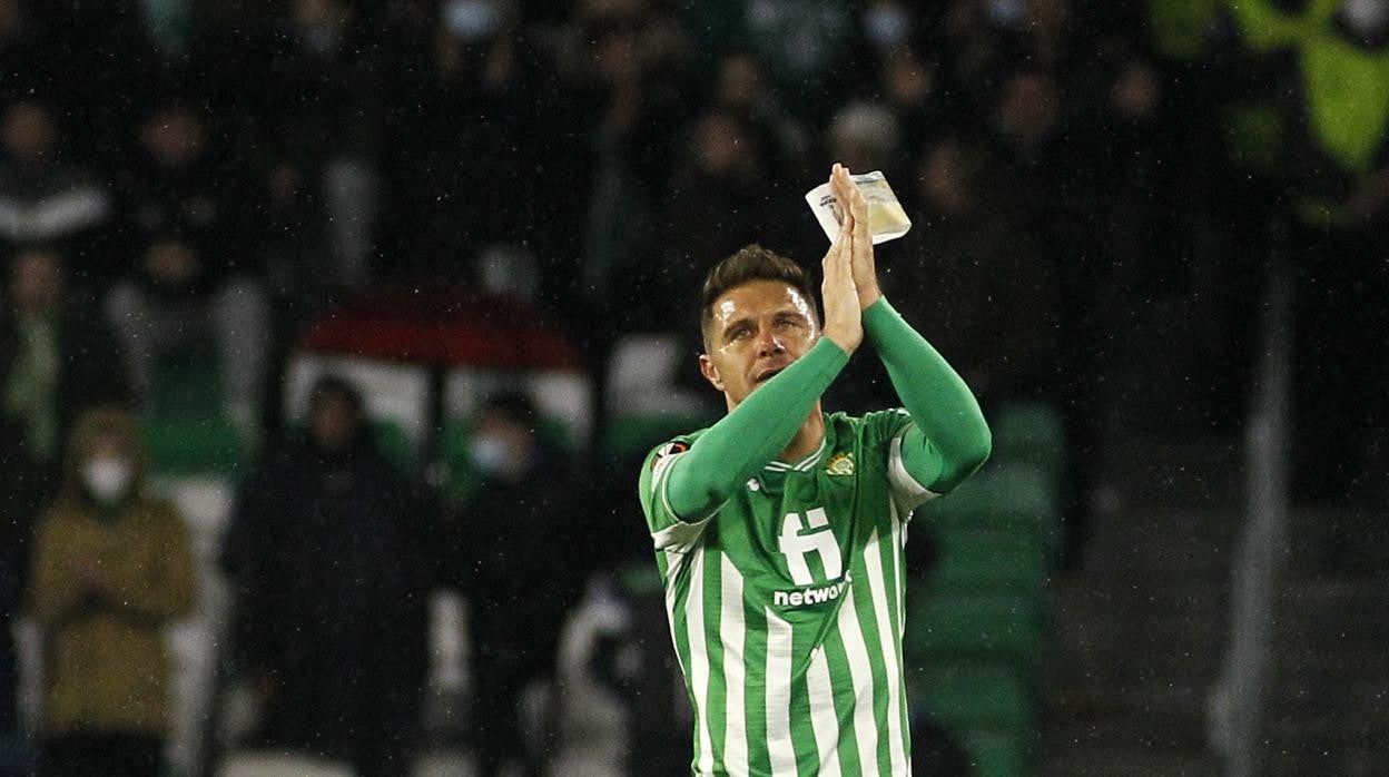 Joaquín agradece a los béticos la gran ovación que le dedicaron ante el Ferencvaros