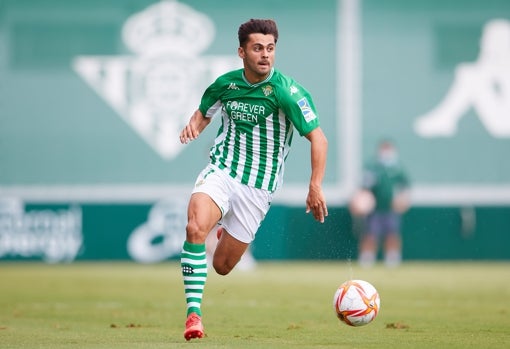 Baena galopa la banda en la Luis del Sol con el Betis Deportivo