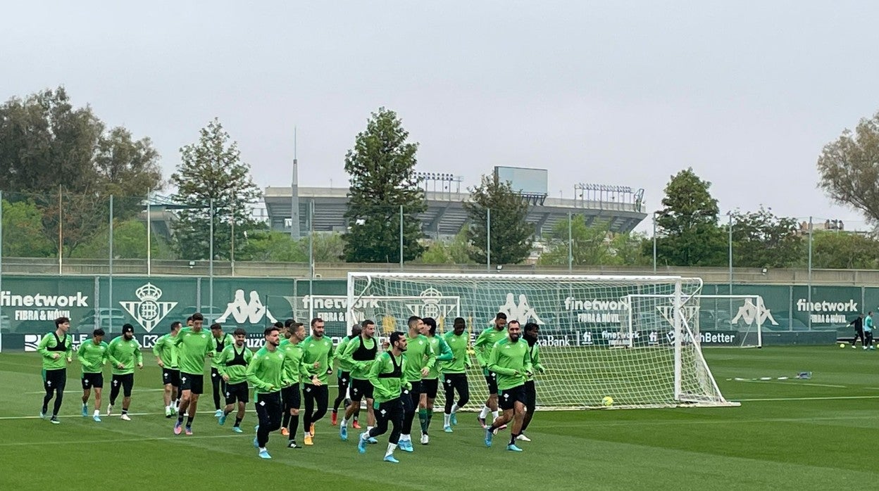 El Betis se ejercita en la ciudad deportiva durante este jueves