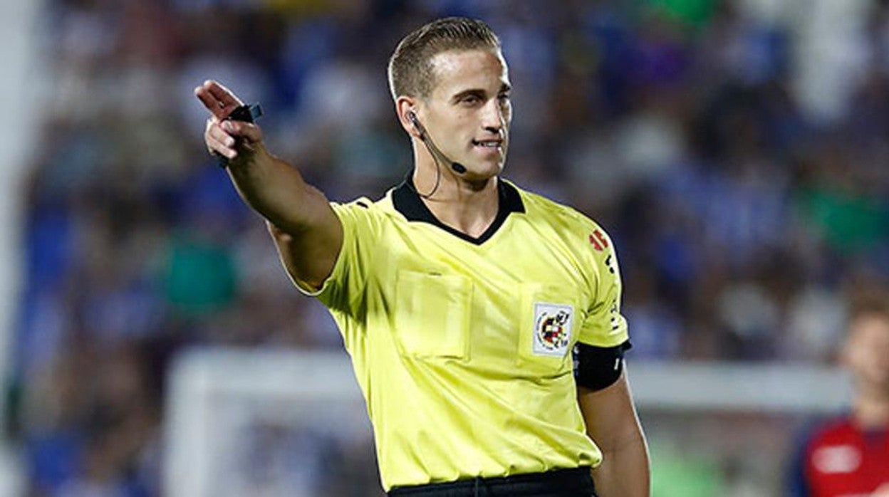 Javier Alberola Rojas, durante un partido