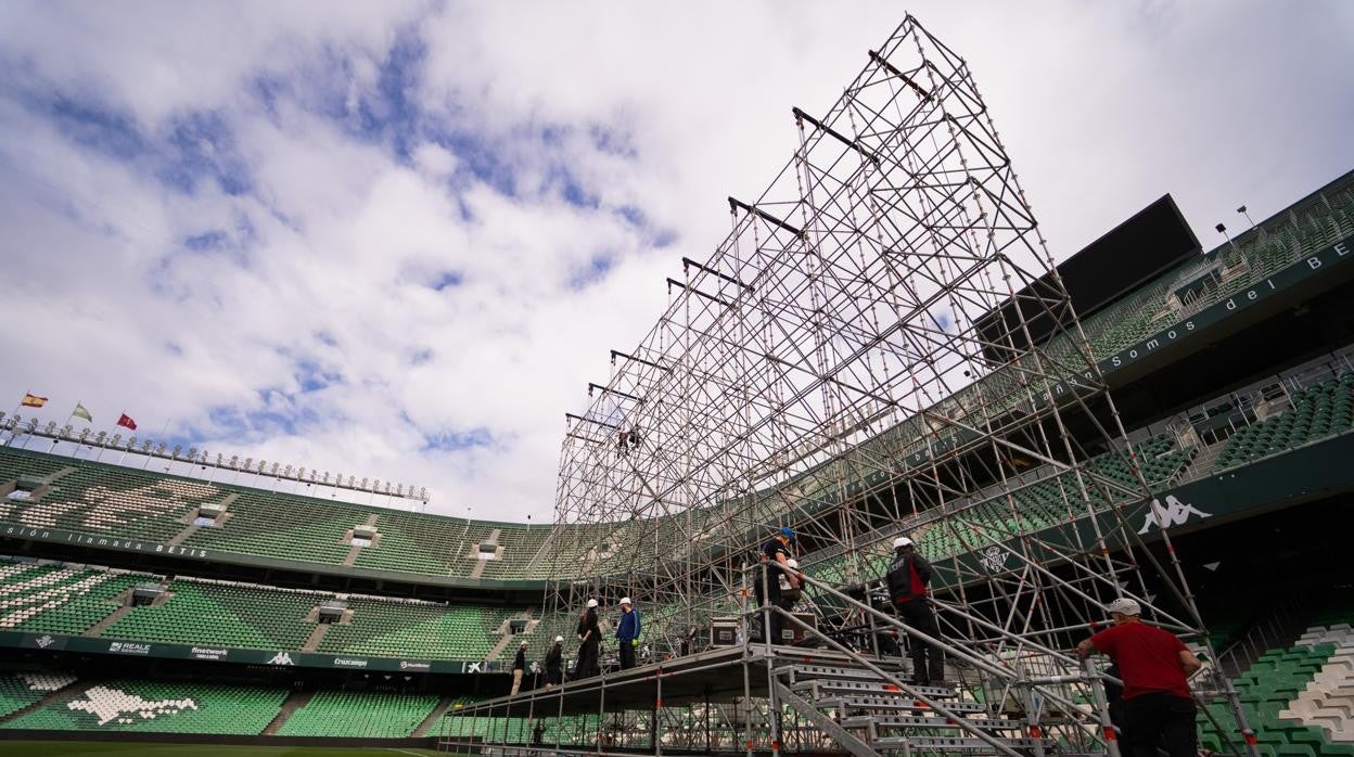 La pantalla gigante que se instala en el Gol Sur del Benito VIllamarín