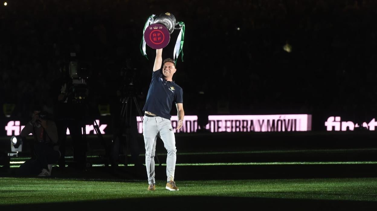 Joaquín, en el momento de su anuncio de su continuidad en el Betis