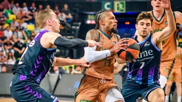 Bilbao Basket - Coosur Betis: una racha que sólo corta el final de la temporada (98-99)