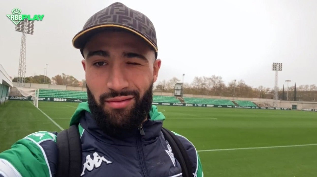 Fekir, en la ciudad deportiva del Real Betis