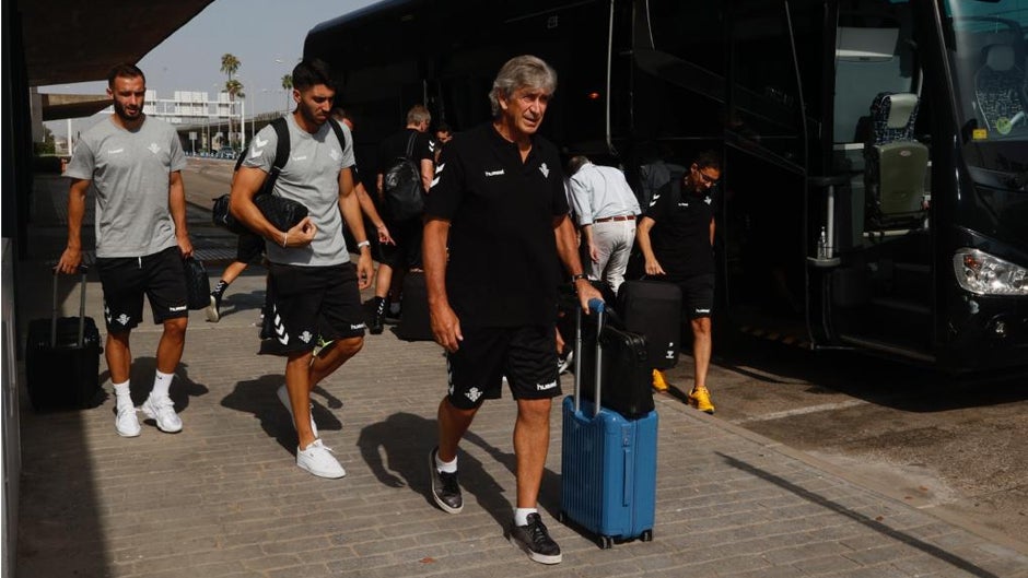 Lainez, Loren, Víctor Ruiz y Camarasa no viajan con el Betis a Inglaterra