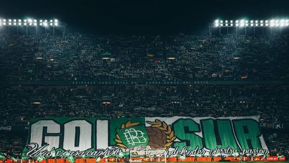 Quejas contra la decisión del Betis de no permitir altas procedentes de 'Soy Bético' en la grada de animación