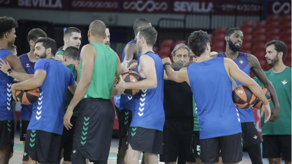 El Coosur Betis 2022-23 ya se ha puesto en marcha en el pabellón San Pablo