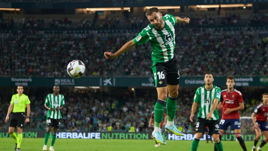 Competición desestima las alegaciones del Betis y sanciona a Pezzella con un partido