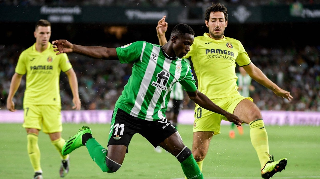 Luiz Henrique, ante Lo Celso y Parejo, en el Betis - Villarreal