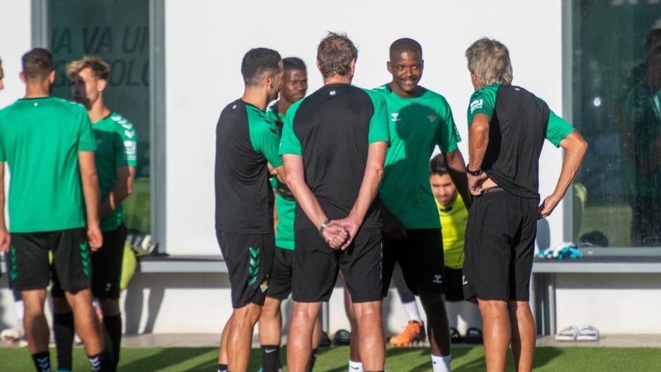William Carvalho, Borja Iglesias, Rodri, Miranda y Luiz Felipe vuelven a los entrenamientos
