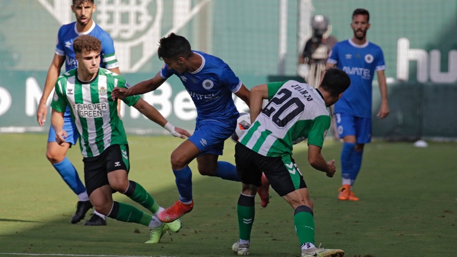 Sólido triunfo del Betis Deportivo ante el Vélez (2-0)