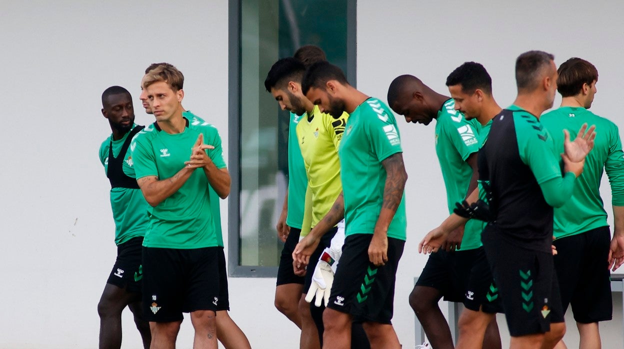 Canales, en un momento del entrenamiento del martes previo al Betis-Roma