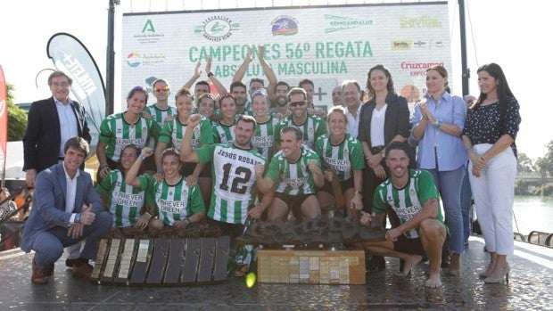 Un Betis imparable en el derbi del río
