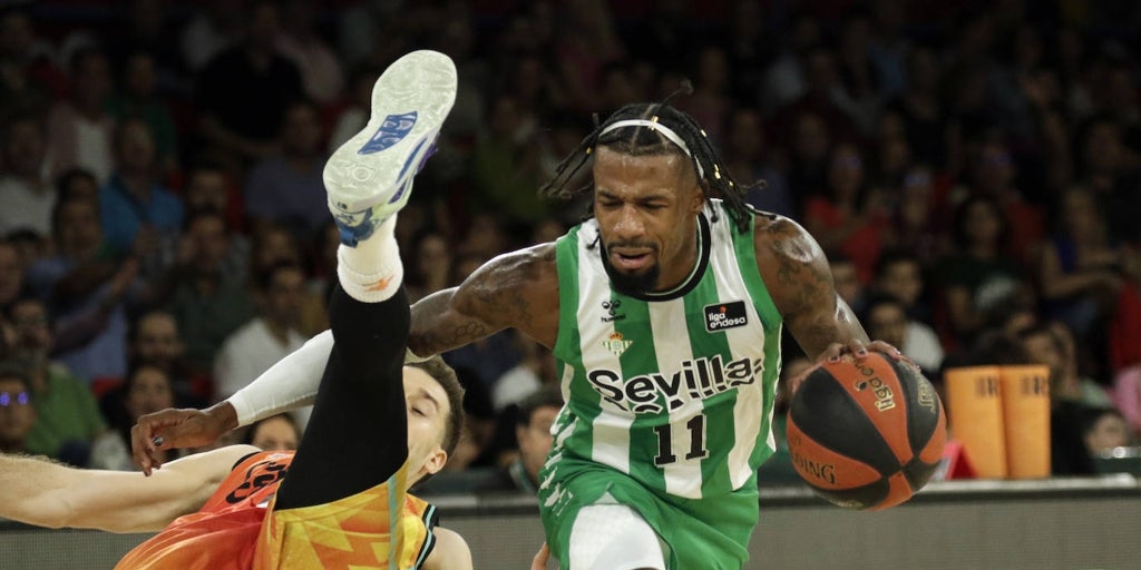 golpe-a-la-l-nea-de-flotaci-n-del-betis-baloncesto-evans-camino-de