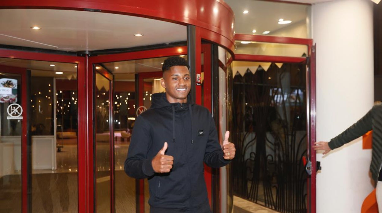 Abner, a su llegada al hotel de Sevilla cercano al Benito Villamarín