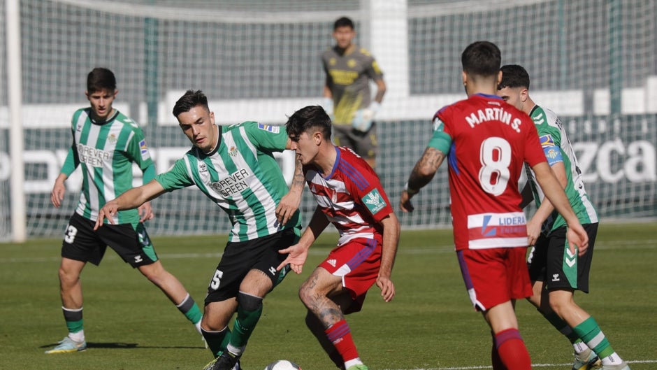 Derrota del Betis Deportivo ante el Mar Menor después de no aprovechar un penalti (1-0)