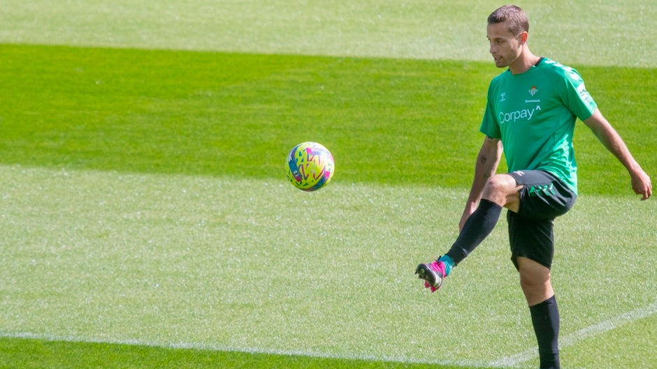 Canales y Guardado, novedades en la convocatoria del Betis para el partido con el Cádiz