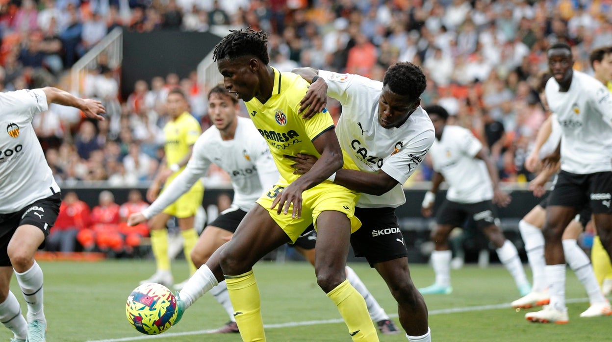 El Villarreal empata en Valencia y aumenta la distancia con el quinto ...