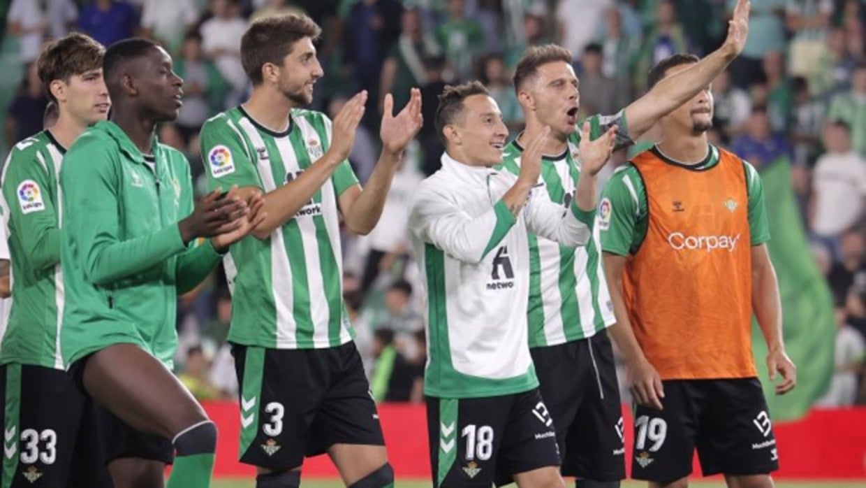 Aplauso del Betis en el duelo ante el Rayo Vallecano