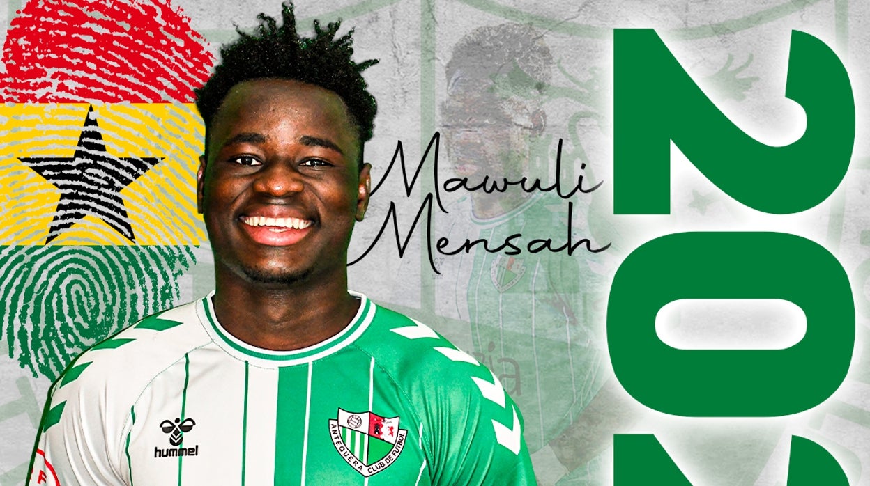 Mawuli posa con la camiseta del Antequera