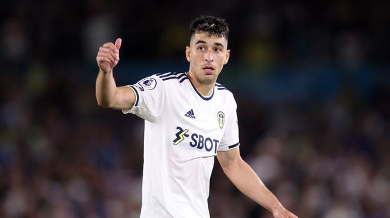 Marc Roca, durante un partido con el Leeds