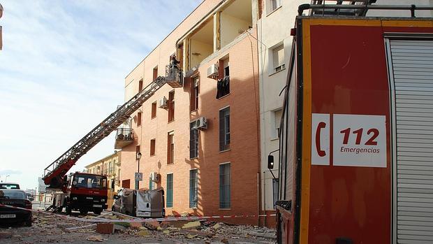 Los vecinos desalojados por la explosión de Lucena vuelven a casa