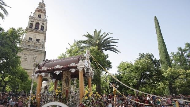 Salida de la hermandad cordobesa del Rocío