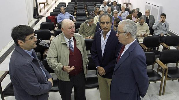 Los accionistas minoritarios, en la última reunión
