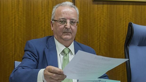 El exconsejero Antonio Fernández ha acudido este martes a declarar ante la comisión