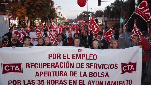 Ocho frentes laborales del cogobierno en el Ayuntamiento de Córdoba