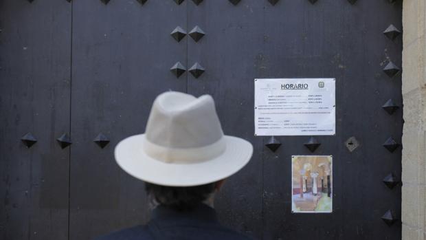Los empresarios acusan al Ayuntamiento de maltratar el turismo con el cierre de los museos