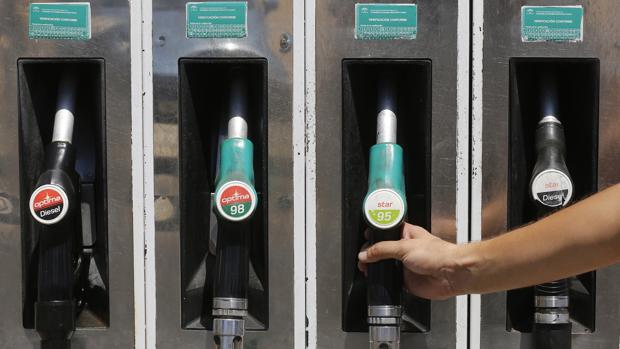 Llenar el depósito en Córdoba es ahora 16 euros más barato que hace tres años