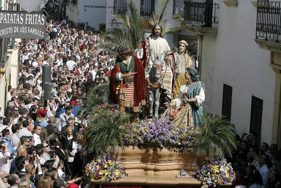 Momento de la procesión del Domingo de Ramos