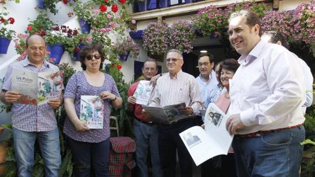 Junta directiva de la asociación Claveles y Gitanillas