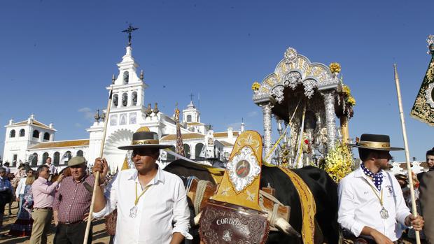 El Perdón peregrina al Rocío junto a la hermandad filial de Córdoba