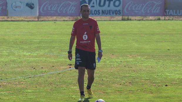 José Luis Oltra: «Si esperáis una revolución no la vais a ver»