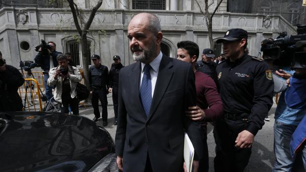 Manuel Chaves, a su salida del Supremo tras declarar por el caso ERE