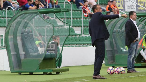 Oltra, a un partido de su peor serie