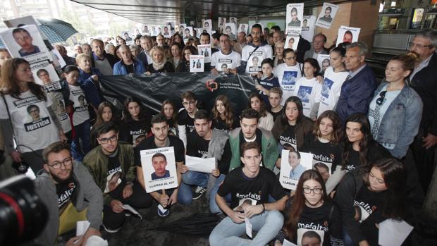 Dieciocho amigos de Paco han pedido que el joven regrese a casa