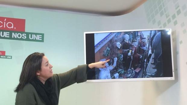 El PSOE ve ofensivo un mural con indígenas postrados ante Colón